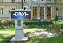 A fost trimis în judecată, sub măsura controlui judiciar, ofițerul de poliție din Brăila, acuzat că îi furniza informații unui patron de firme, despre controalele ce urmau să aibă loc la societățile sale